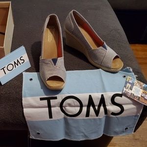 TOMS